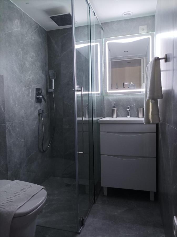 Apartmán Chorni Vivtsy Černovice Exteriér fotografie