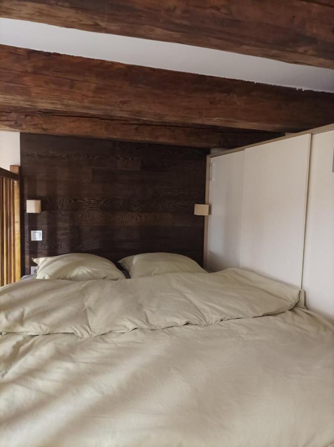 Apartmán Chorni Vivtsy Černovice Exteriér fotografie