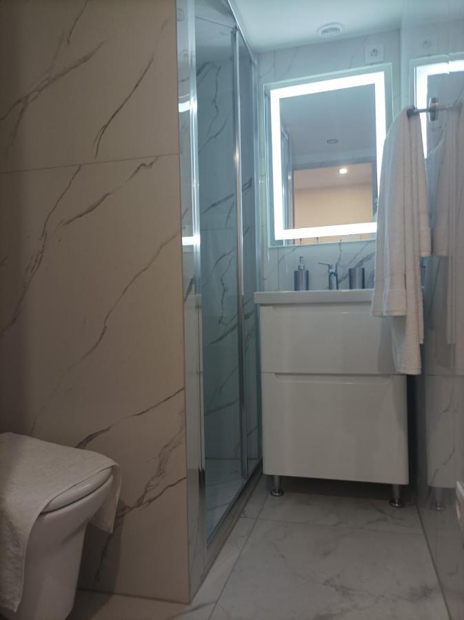 Apartmán Chorni Vivtsy Černovice Exteriér fotografie