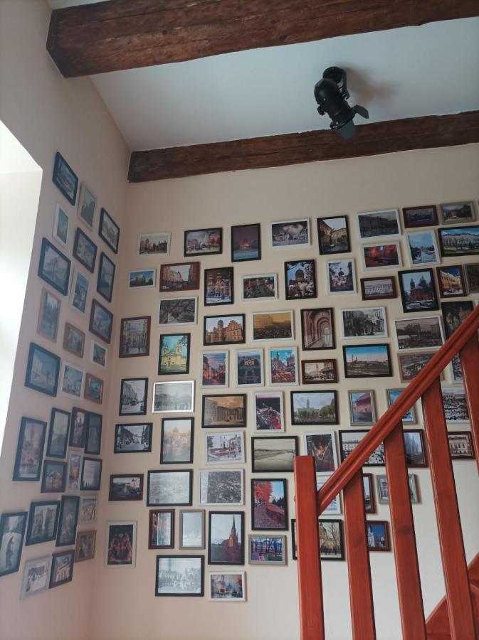 Apartmán Chorni Vivtsy Černovice Exteriér fotografie