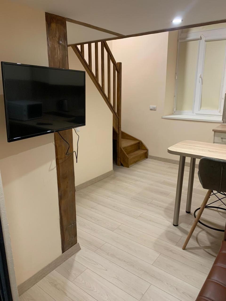 Apartmán Chorni Vivtsy Černovice Exteriér fotografie